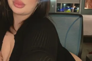 CASH ONLY🫦throat goat 🫦 sexy B... - Image 4